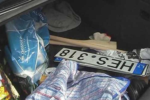 В Одессе задержали злоумышленников, перевозивших в автомобиле хулиганское снаряжение В Одессе задержали злоумышленников, перевозивших в автомобиле хулиганское снаряжение