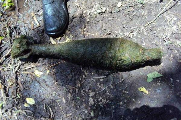 На Черниговщине пиротехники из подводного разминирования обезвредили минометную мину На Черниговщине пиротехники из подводного разминирования обезвредили минометную мину