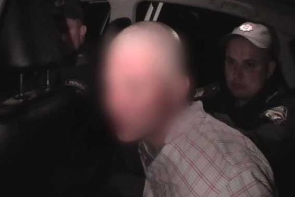 На Сумщине по "горячим следам" задержан мужчина за разбойное нападение На Сумщине по "горячим следам" задержан мужчина за разбойное нападение