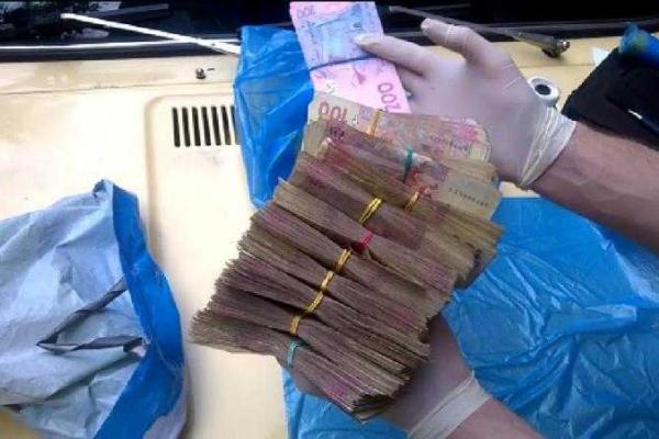 В Мариуполе во время обыска у милиционера изъято более 1 кг амфетамина