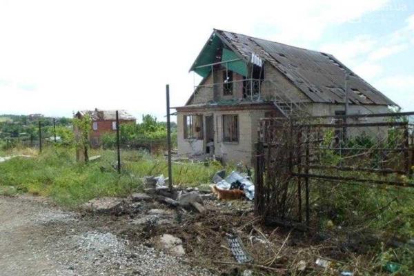 В Бердянском старики живут под обстрелами и просят о помощи 