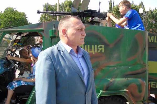 Волонтеры и предприниматели подарили батальону "Херсон" бронированный автомобиль Волонтеры и предприниматели подарили батальону "Херсон" бронированный автомобиль