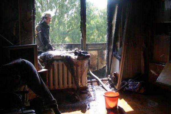 Житомирские спасатели ликвидировали пожар на балконе многоэтажки Житомирские спасатели ликвидировали пожар на балконе многоэтажки