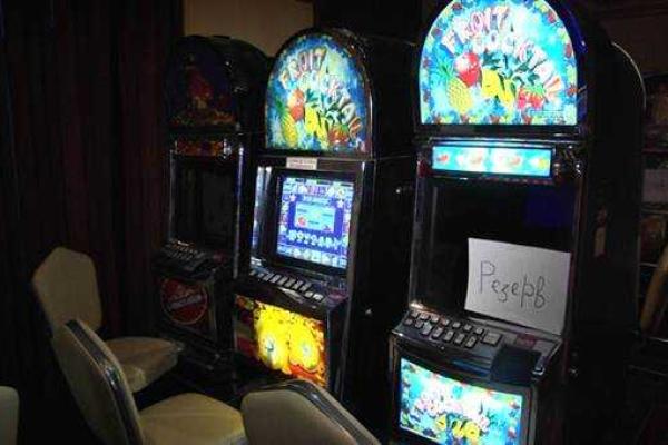 В Харькове прикрыли игровой салон, который работал под видом кафе