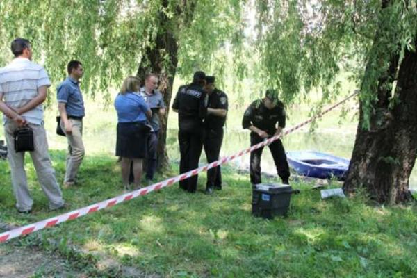 Пакет с телом маленького ребенка нашли в реке в Ровно