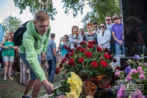 На месте гибели Кузьмы Скрябина открыли мемориал На месте гибели Кузьмы Скрябина открыли мемориал