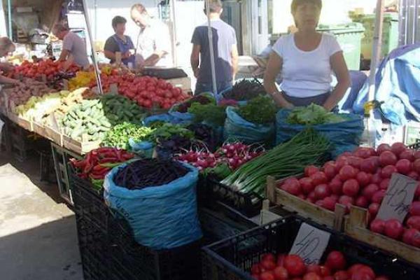 Отдых не для бедных: цены на рынке в Ялте шокируют Отдых не для бедных: цены на рынке в Ялте шокируют