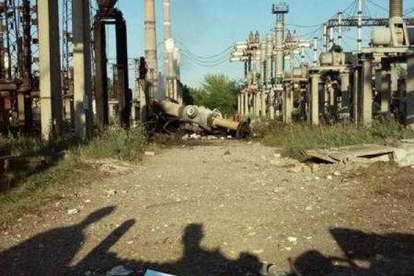 На Углегорской ТЭС - масштабные разрушения в результате обстрела боевиков