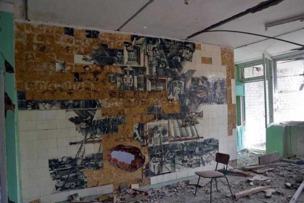 Фоторепортаж из Широкино: после боевиков «ДНР» здесь остались одни руины Фоторепортаж из Широкино: после боевиков «ДНР» здесь остались одни руины