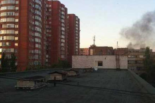 В сети появились фото и видео последствий обстрела Донецка: попадания в торговый центр, больницу, жилые дома В сети появились фото и видео последствий обстрела Донецка: попадания в торговый центр, больницу, жилые дома