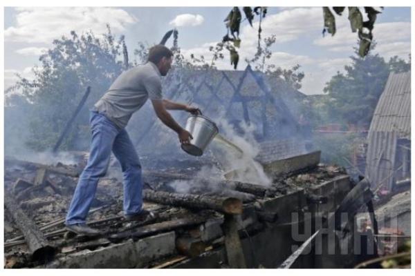 Огонь в Авдеевке: последствия ночного обстрела Огонь в Авдеевке: последствия ночного обстрела