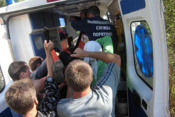 Киевская область: спасатели нашли женщину без сознания, заблудившуюся в лесу Киевская область: спасатели нашли женщину без сознания, заблудившуюся в лесу