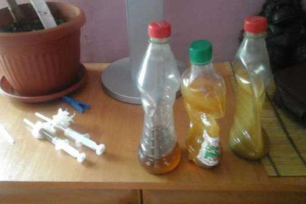 Трое неизвестных возле леса принимали наркотики на Харьковщине