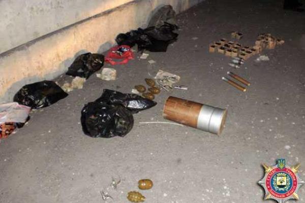 На Донетчине задержали волонтеров, которые перевозили боеприпасы