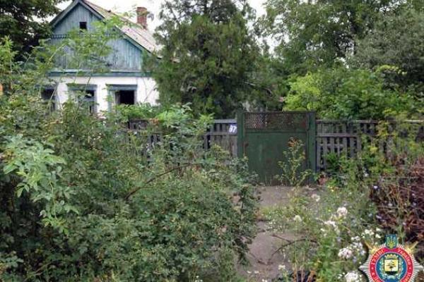 В Авдеевке во дворе частного дома обнаружен схрон оружия и боеприпасов 