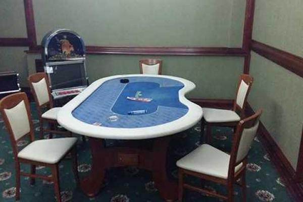 В Хмельницком правоохранители обнаружили 3 подпольных казино В Хмельницком правоохранители обнаружили 3 подпольных казино