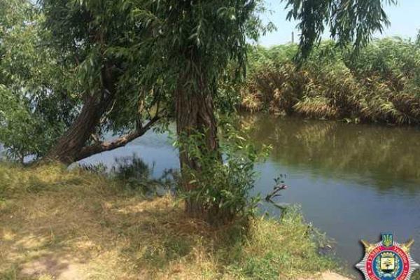 В Мариуполе две девочки пропали во время купания в реке, тело одной из них уже нашли