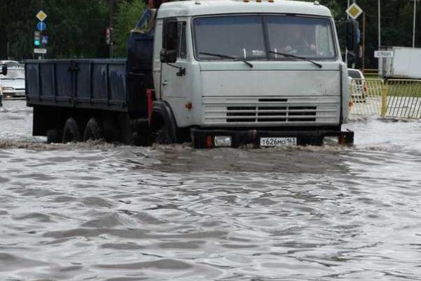 Стихия продолжает бушевать в России: еще один город ушел под воду
