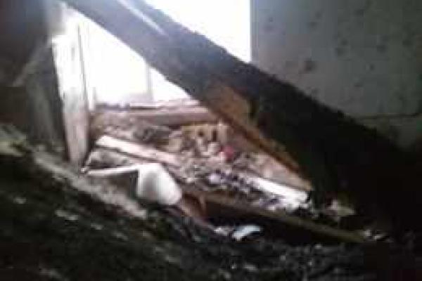 В Дзержинске в квартире во время ремонта обвалилось перекрытие потолка, есть пострадавшие 