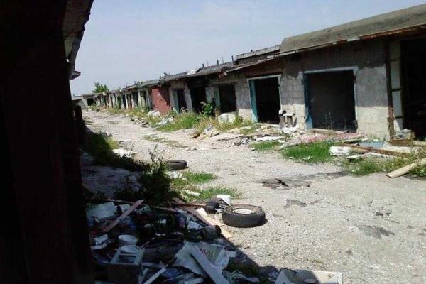 В районе ДАПа исчезли все ворота с гаражей кооперативов