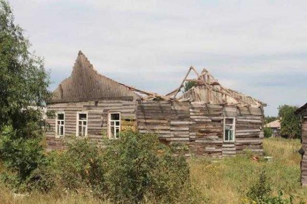 В Сартане начали разбирать завалы после обстрела