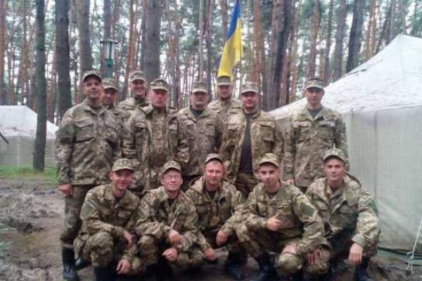 Известного футбольного комментатора призвали в армию Известного футбольного комментатора призвали в армию