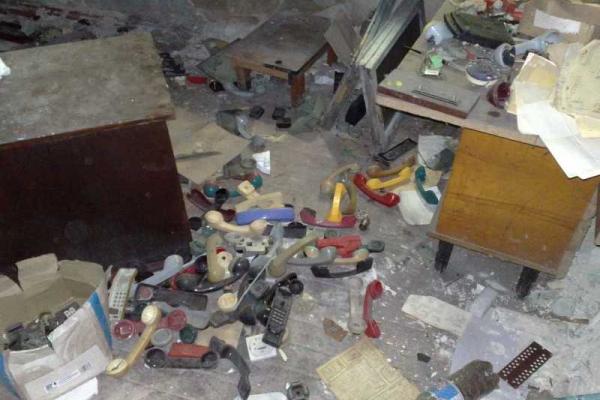 В Макеевке мародеры разграбили здание ГОАО «Макеевуглестрой» В Макеевке мародеры разграбили здание ГОАО «Макеевуглестрой»