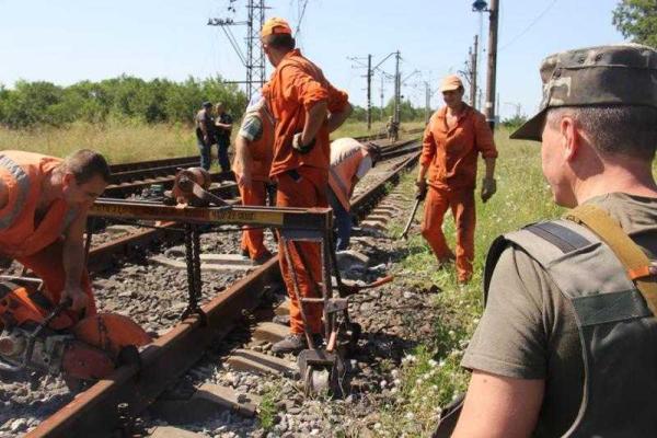 Украинские военные будут координировать восстановление железной дороги между Горловкой и Артемовском