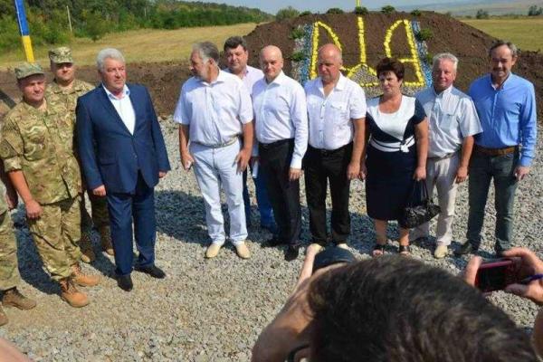 На выезде из Горловки заработал гуманитарно-логистический центр На выезде из Горловки заработал гуманитарно-логистический центр