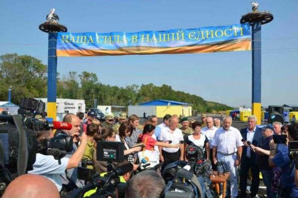 На выезде из Горловки заработал гуманитарно-логистический центр На выезде из Горловки заработал гуманитарно-логистический центр