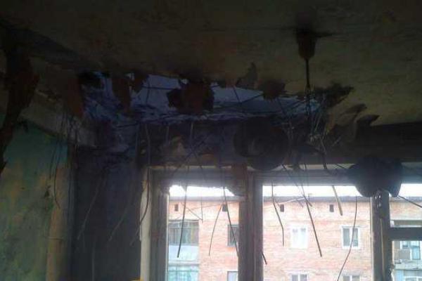 Очевидцы: при обстреле Горловки бабушка успела в подвал спуститься, дедушка так и спал напротив снаряда Очевидцы: при обстреле Горловки бабушка успела в подвал спуститься, дедушка так и спал напротив снаряда