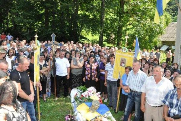 На Закарпатье простились с героем АТО На Закарпатье простились с героем АТО