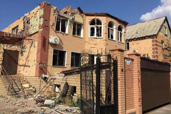 Волонтер Мочанов показал руины возле ДАПа Волонтер Мочанов показал руины возле ДАПа