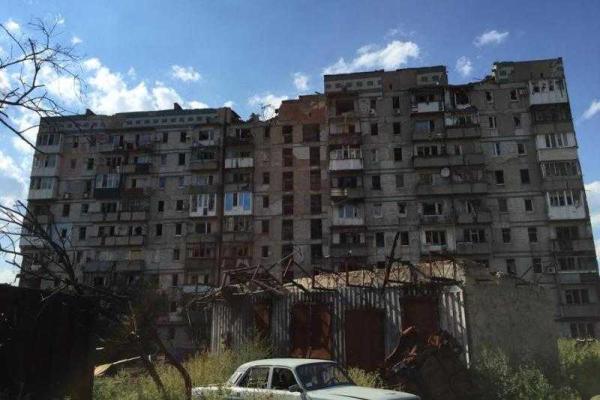 Волонтер Мочанов показал руины возле ДАПа Волонтер Мочанов показал руины возле ДАПа