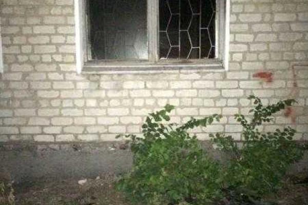 В Красноармейский военкомат бросили бутылки с зажигательной смесью В Красноармейский военкомат бросили бутылки с зажигательной смесью