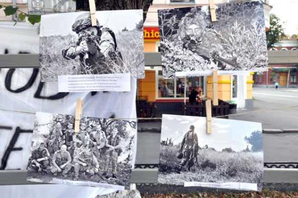 В Полтаве состоялась фотовыставка "Батальон "Полтава" в секторе "М" В Полтаве состоялась фотовыставка "Батальон "Полтава" в секторе "М"