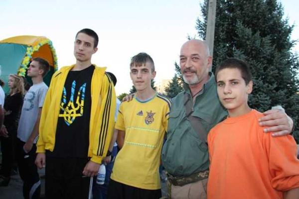 В Рубежном ярко и по-украински отпраздновали День семьи В Рубежном ярко и по-украински отпраздновали День семьи