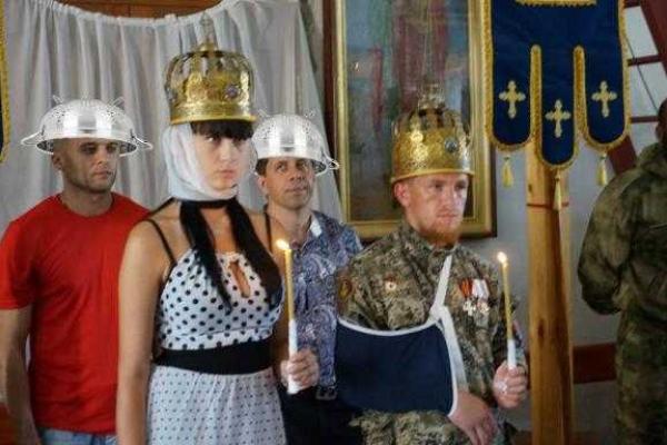 Моторола с новой пассией сбежал из Донецка Моторола с новой пассией сбежал из Донецка