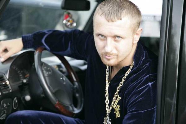 В Киеве девушка-водитель сбила известного украинского рэпера