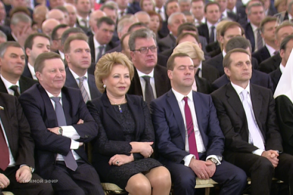 В сети появились мемы к 50–летнему юбилею "оттенка Путина" В сети появились мемы к 50–летнему юбилею "оттенка Путина"