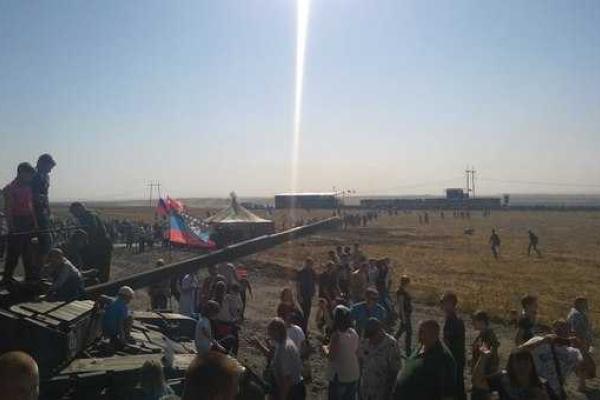 Сепаратисты пишут о трагедии в Торезе: погибла девочка, еще один ребенок обгорел Сепаратисты пишут о трагедии в Торезе: погибла девочка, еще один ребенок обгорел