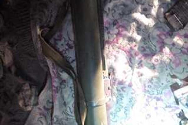 На въезде в Днепропетровск задержан автомобиль с арсеналом оружия На въезде в Днепропетровск задержан автомобиль с арсеналом оружия