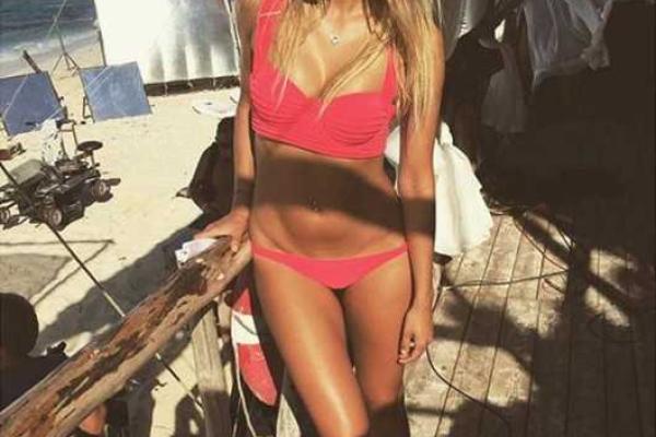 Наталья Рудова "нарвалась" на комплименты из-за суперской фигуры