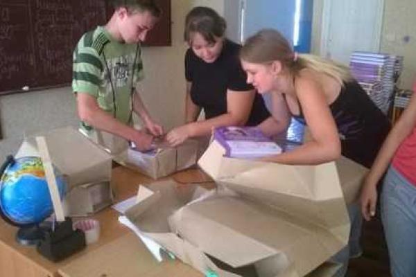 В Первомайск привезли российские учебники, в их числе "История России"