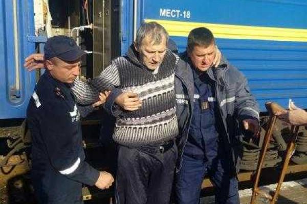 На Луганщину после лечения вернулись жители, пострадавшие в результате боевых действий На Луганщину после лечения вернулись жители, пострадавшие в результате боевых действий