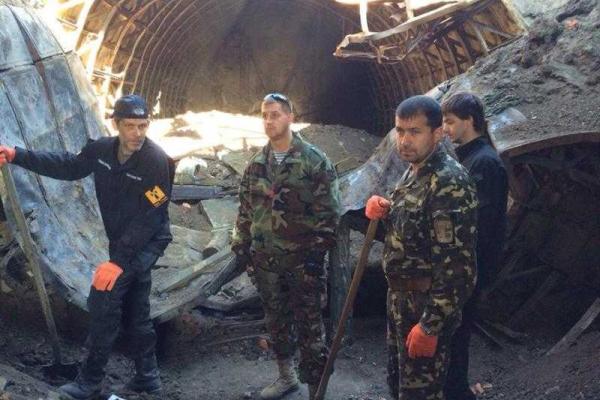 На передовой нашли труп украинского воина с оружием в руках