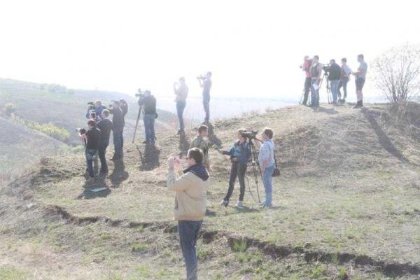 Как на Луганщине отводят танки. Фоторепортаж