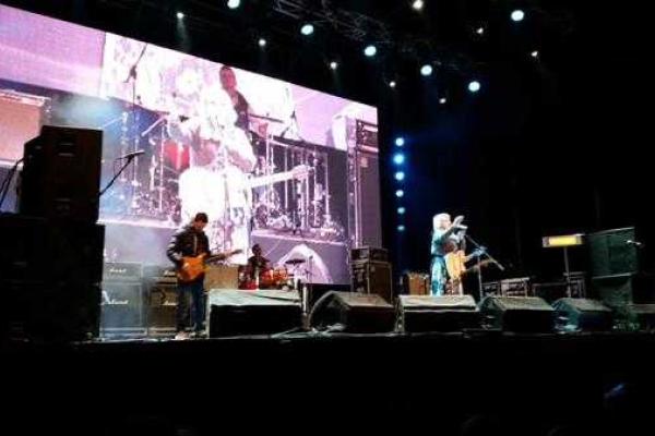 В Киеве проходит концерт ко Дню защитника Украины В Киеве проходит концерт ко Дню защитника Украины