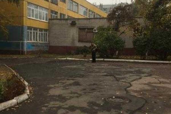 В Днепропетровске избирателей на участках пугают псевдовоенкомы с "повестками" В Днепропетровске избирателей на участках пугают псевдовоенкомы с "повестками"