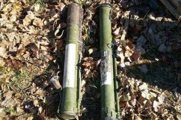 Рядом с трассой Мариуполь - Донецк обнаружен крупный тайник с боеприпасами  Рядом с трассой Мариуполь - Донецк обнаружен крупный тайник с боеприпасами